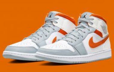 Nike giới thiệu giày đá bóng băng dán độc đáo